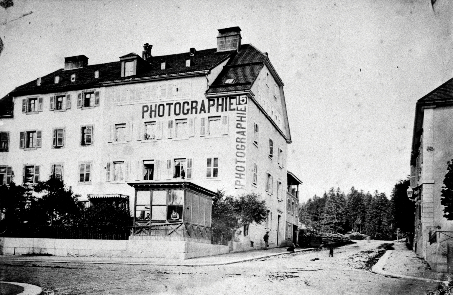 RUE DE L'hôpital  ANNÉES 1870 & 2024