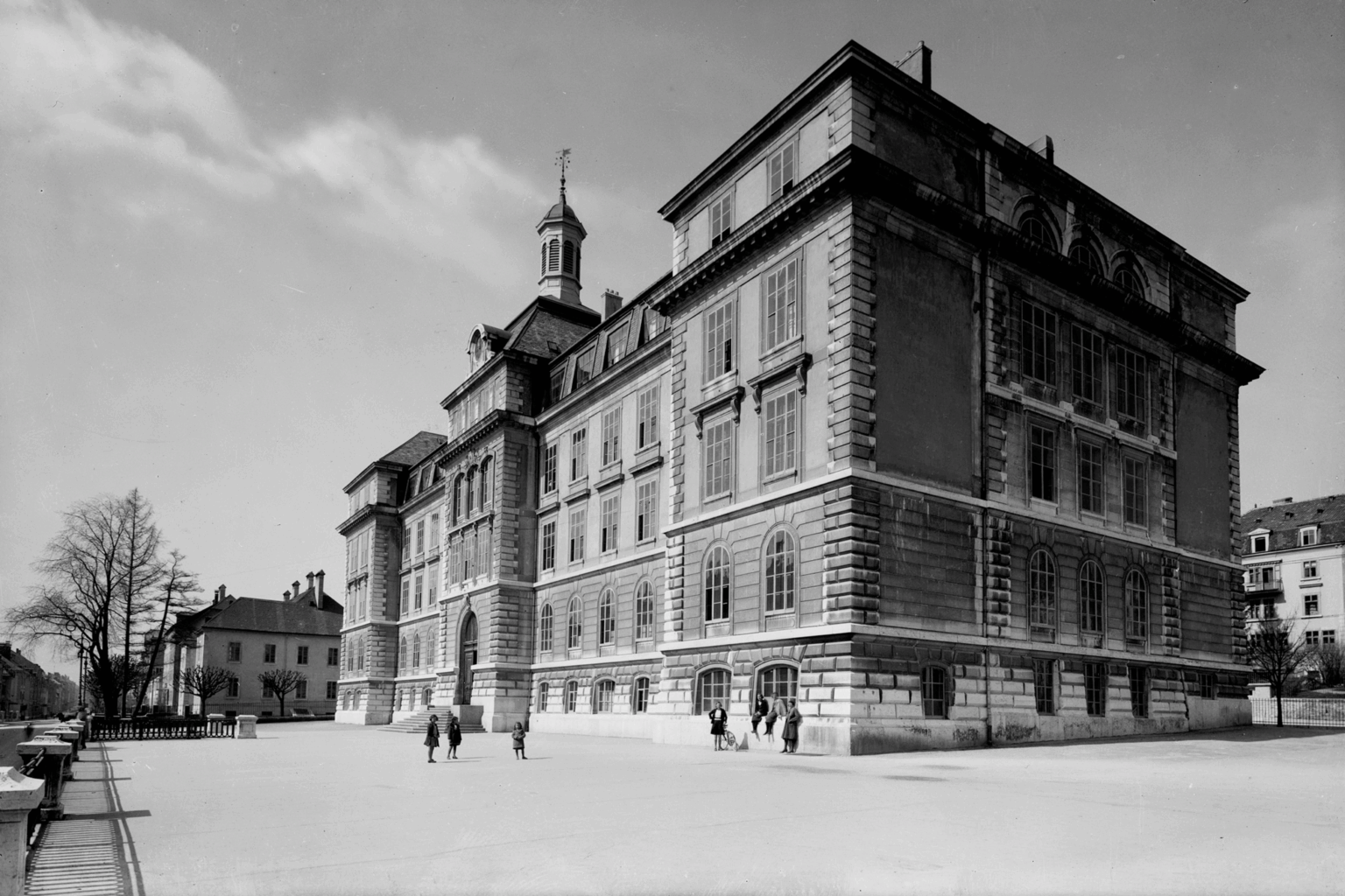 Bibliothèque de la ville  ANNÉES 1920/35 - 2025