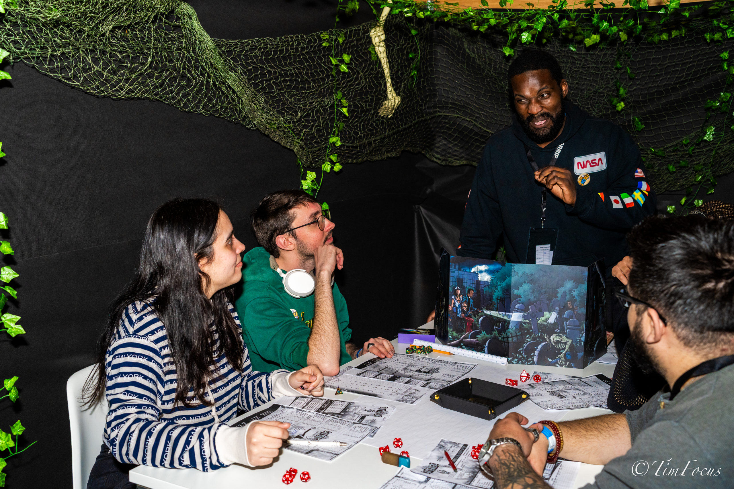 Une partie de jeu de rôle sur table lors de ludesco 2025