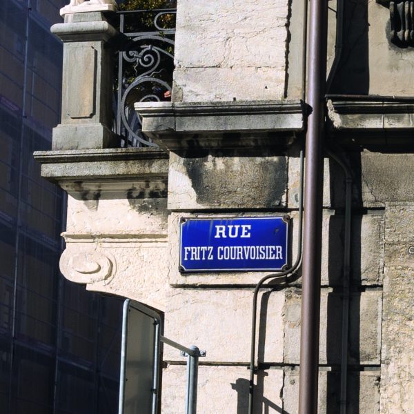 La ville racontée à travers ses rues : Fritz Courvoisier